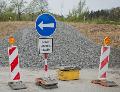 Radní schválili opravu silničních mostů v Lopeníku a Veletinách i stavbu opěrné zdi u Kelníků