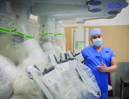 Budoucnost je o robotických operacích a mikrochirurgii