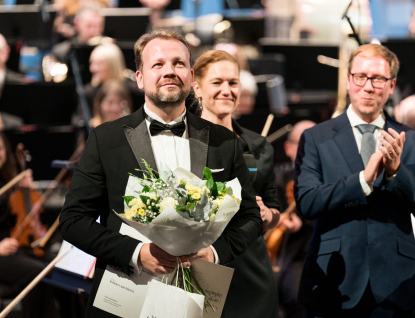 Šéfdirigent zlínské filharmonie Robert Kružík získal prestižní Cenu sira Charlese Mackerrase