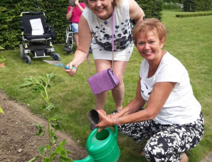 Pacienti s roztroušenou sklerózou mají vlastní záhon – v Květné zahradě v Kroměříži