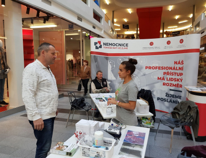 Centrum pro závislé na tabáku proškolilo další zdravotní sestry, zájem má i veřejnost