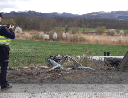 Tragický střet náklaďáku s osobákem. Řidič osobního vozidla nepřežil