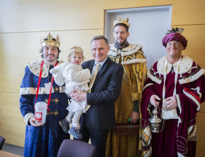 Tři králové požehnali sídlu Zlínského kraje a pozvali na Tříkrálový festival 