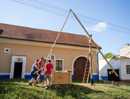 V Topolné vznikla unikátní replika vahadlové studny