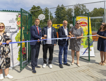Zlínská zdravotnická škola má nový sportovní areál za 12 milionů