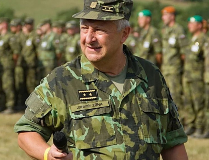 „Soudruh Zůna je velmi dobře připraven.“ Babišův ministr byl politruk už jako student