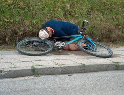 Opilý cyklista srazil chodce. Hrozí mu pokuta až 50 tisíc korun 