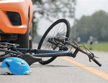 Tragická nehoda na Zlínsku. Cyklista střet s vozidlem nepřežil