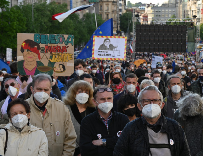 Ve Valašském Meziříčí se včera na náměstí demonstrovalo 