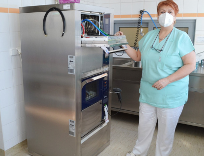 Nová dvoukomorová myčka na gastroenterologické ambulanci přináší nejen časovou úsporu
