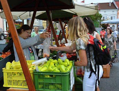 Farmářské trhy ve Valašském Meziříčí jsou v plném proudu