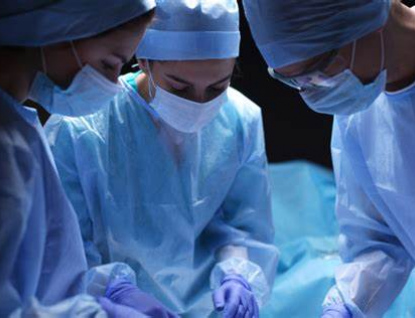 Uherskohradišťská nemocnice omezila kvůli covidu operativu 