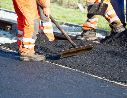 Začnou opravy povrchů komunikací na ul. Tyršovo nábřeží, Průkopnická a 1. máje