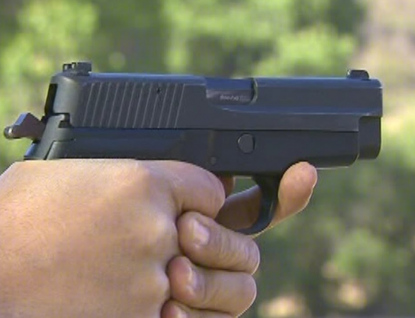 Sousedské spory řešil střelbou z plynové pistole