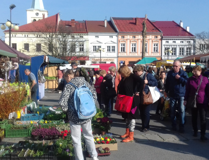 Farmářské trhy lákají na marmeládu i Květinový jarmark. Už zítra