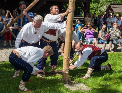 Program muzea na sobotu: Májový jarmark s kácením máje 