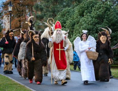 Program rozsvícení vánočního stromu ve zlínské zoo zpestří čerti z Bylnice