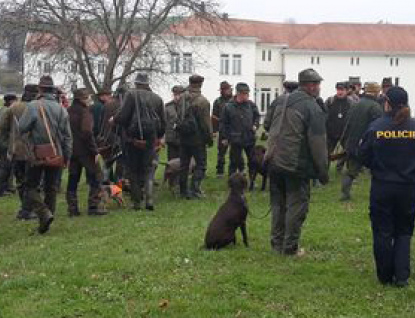 Začaly myslivecké hony. Policisté jsou v pohotovosti 