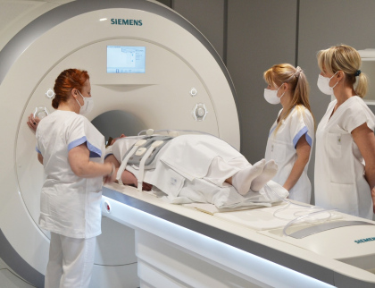Magnetická rezonance v Nemocnici AGEL Valašské Meziříčí slaví 5 let. Provedeno bylo více než 21 500 vyšetření
