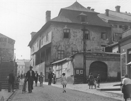 Beseda na zámku Kinských přiblíží historii ulice Mostní