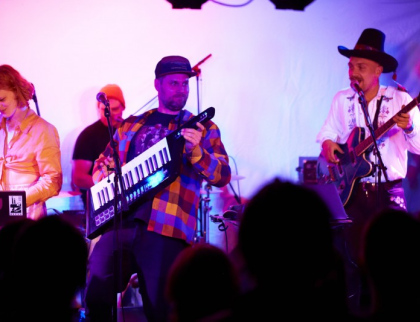 Psychedelický pop z Ostravy a nová vlna z Valmezu aneb Moře dní a Koně a prase