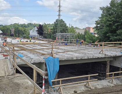 Valmez upravil hlukovou vyhlášku. Oprava mostu bude probíhat i o víkendech