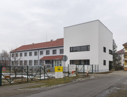 Střední uměleckoprůmyslová škola sklářská ve Valašském Meziříčí má nové prostory, kraj do nich investoval 30 milionů