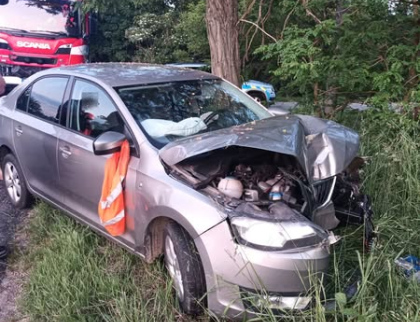 V pátek večer došlo ke dvěma dopravním nehodám
