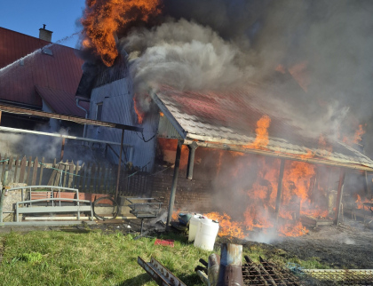 V Leskovci hořel dům