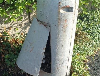 Vandalové v Rožnově poškozují veřejné osvětlení. Město žádá občany o pomoc