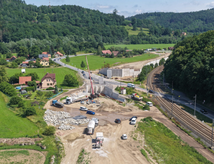 Na Valašsku pokračuje výstavba nové čtyřpruhové komunikace mezi Semetínem a Bystřičkou