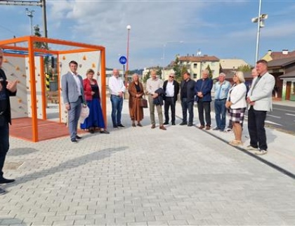 Vsetín má nultý bod cyklostezek. Symbolizuje ho dvanáctimetrový špendlík