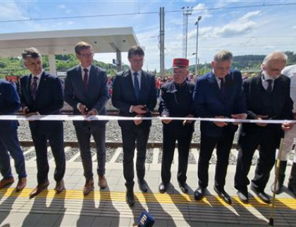 Vsetín otevřel dopravní terminál a nový podchod pod železnicí