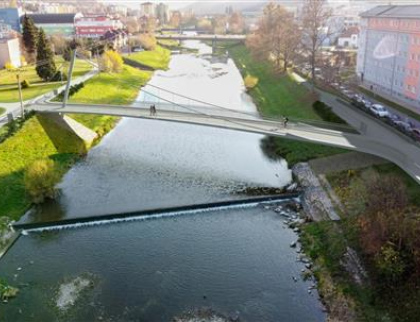 Začíná stavba nové lávky přes Bečvu u průmyslovky