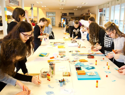 Čtyři nové projekty škol podpoří přeshraniční spolupráci, kreativitu i inkluzi
