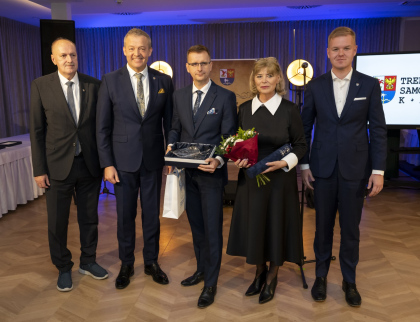 Hejtman Holiš obdržel ocenění od Trenčínského kraje