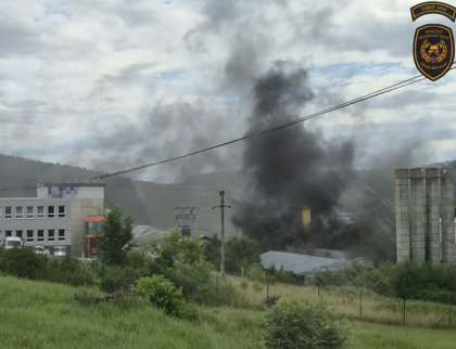 V Kaňovicích hořel průmyslový areál chemických látek 