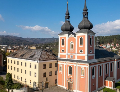 Další podpora pro obce. Krajské peníze míří do vzdělávání i veřejných prostranství