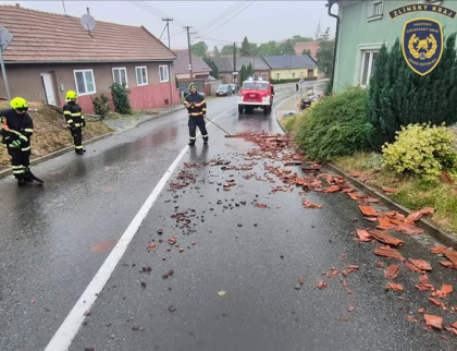 Silné bouřky zaměstnaly hasiče na Kroměřížsku
