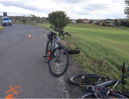 Střet dvou cyklistů skončil pro jednoho tragicky. Policie hledá svědky