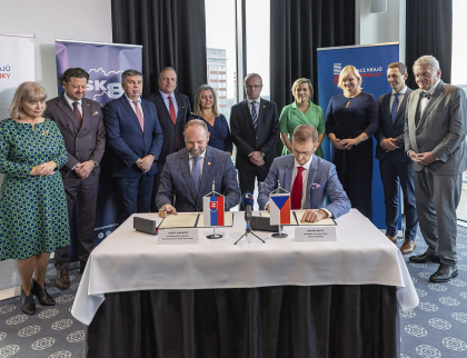 Hejtmani z Česka a Slovenska se setkali ve Zlíně. Podepsali memorandum o užší spolupráci