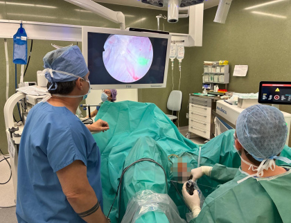 Urologům v KNTB pomáhá nový holmiový laser