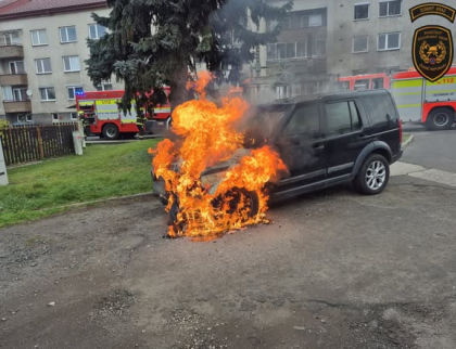 V Napajedlech vzplálo osobní vozidlo