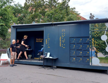 Kavárna POTMĚ míří do Zlína. Návštěvníky čeká jedinečný zážitek ve tmě