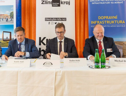 Kraj chce spolu s partnery urychlit úpravu propojení silnic I/50 a I/55 u Kunovic