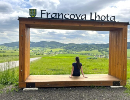 Medvěd Jura znovu na cestách: Turistická hra Poznáváme Valašsko zve na 20 výletních cílů