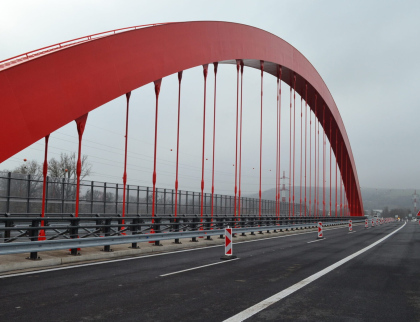 Napajedelský „Golden Gate Bridge“ se otevřel řidičům. Je druhý nejdelší na Moravě