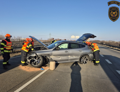 Dopravní nehoda osobního vozidla u Pravčic