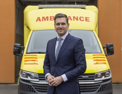 Nový ředitel Zdravotnické záchranné služby Zlínského kraje staví na lidech. „Spokojený záchranář znamená lepší péči pro občany kraje,“ říká Jan Šebek Cholewa