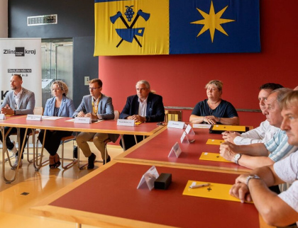Zlínský kraj podpořil společný projekt odkanalizování Luhačovického Zálesí. Partneři podepsali memorandum o spolupráci